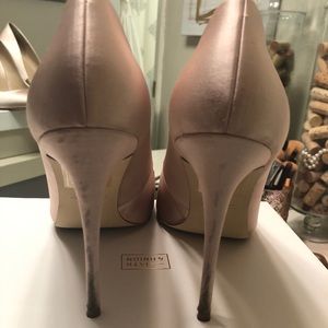 ALDO satin Rose 4 inch heel. Size 8.